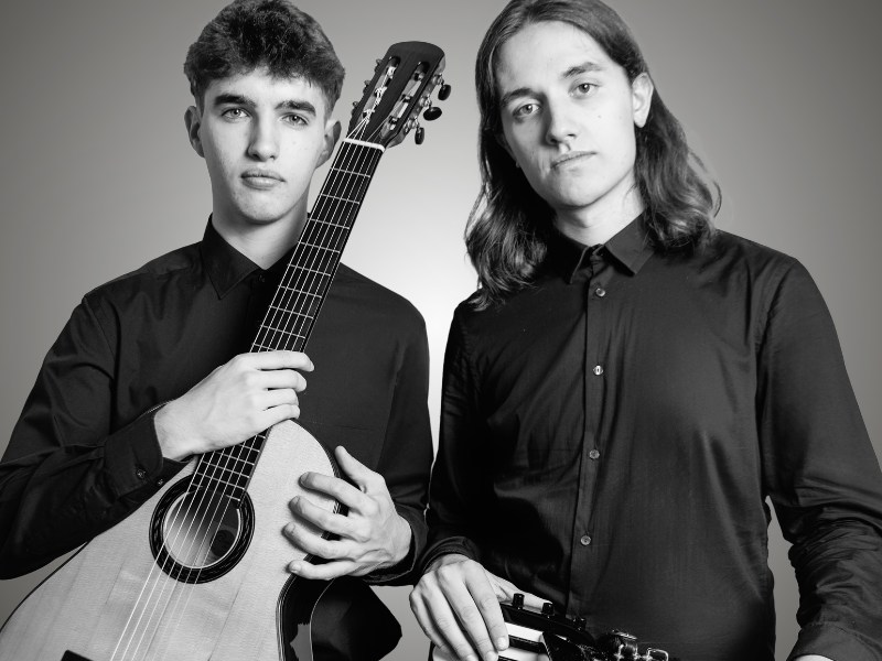 Il Duo Guión composto da Nicolò Bertano chitarra e Gabriele Viada fisarmonica per Musica in Pilotta