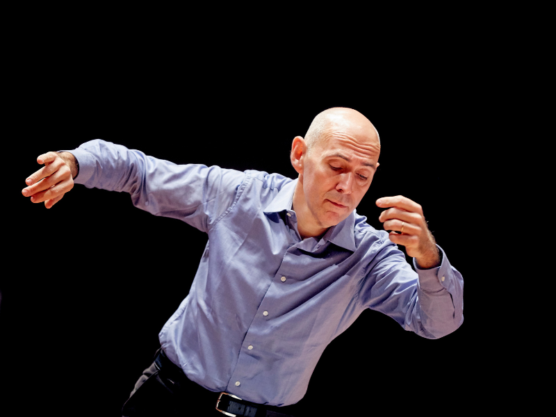 Nel Concerto di Pasqua in Duomo pagine di grande pathos umano e religioso: Enrico Onofri dirige la Filarmonica Toscanini.