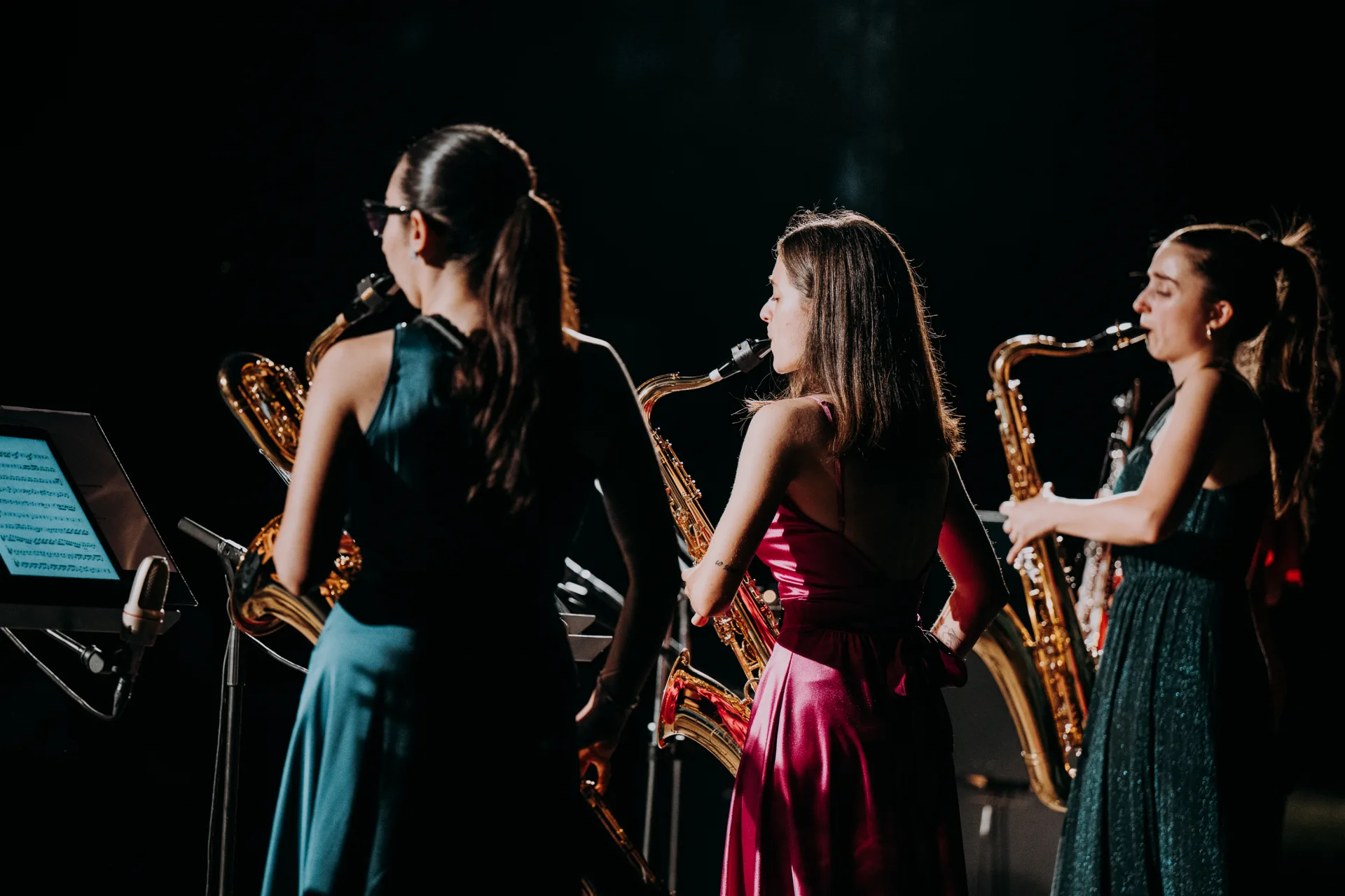 Giovani musicisti della Toscanini Corporate Academy durante una sessione di perfezionamento strumentale e formazione orchestrale